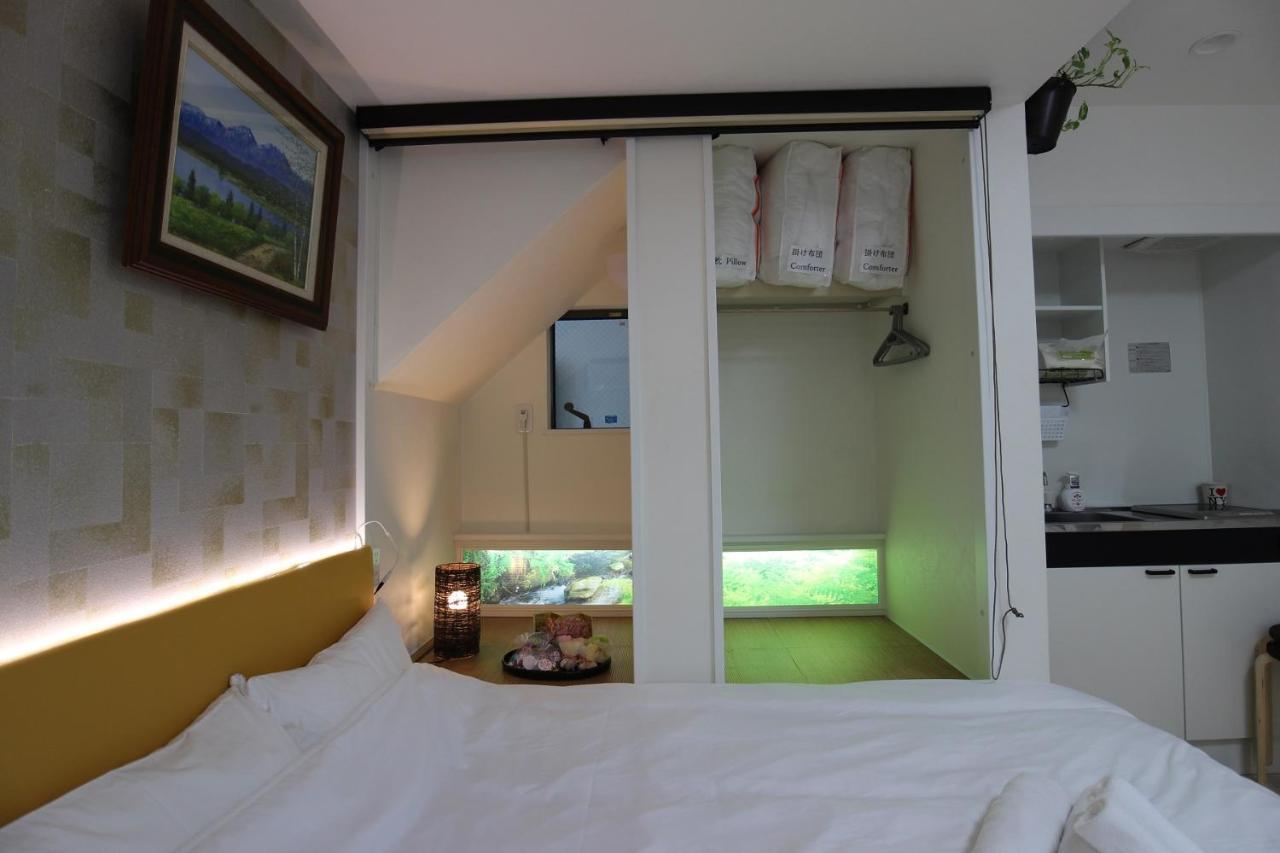 アイリスコート Apartemen *